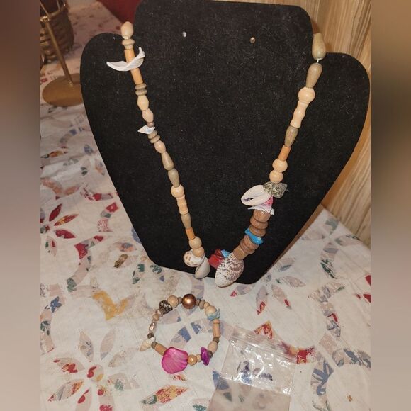 Handmade necklace  - Picture 2 of 16